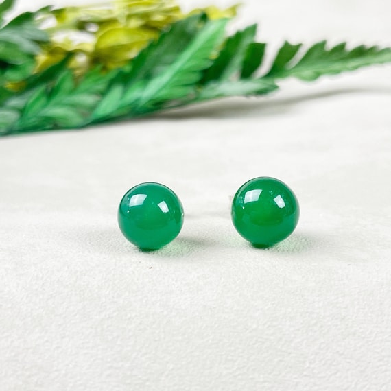 Silver 8mm Green Agate Orb Stud Earrings (EPJ-ERBA10-GA)