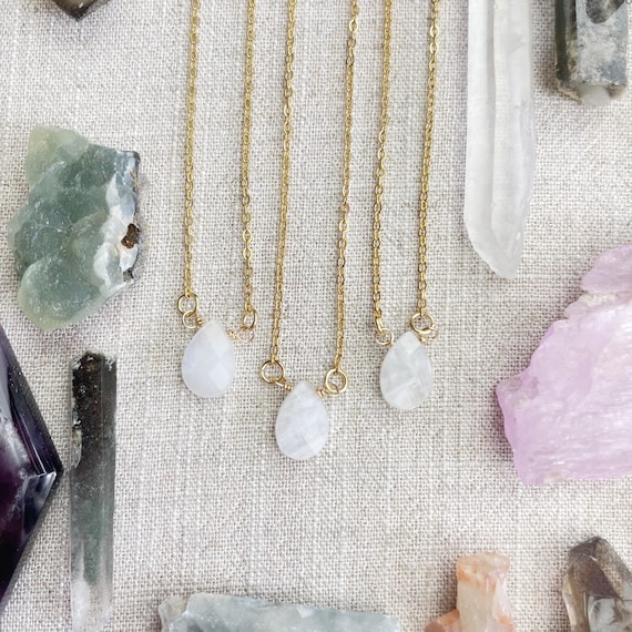 Moonstone Faceted Teardrop Delicate Necklace (EPJ-NAAE43-MS)