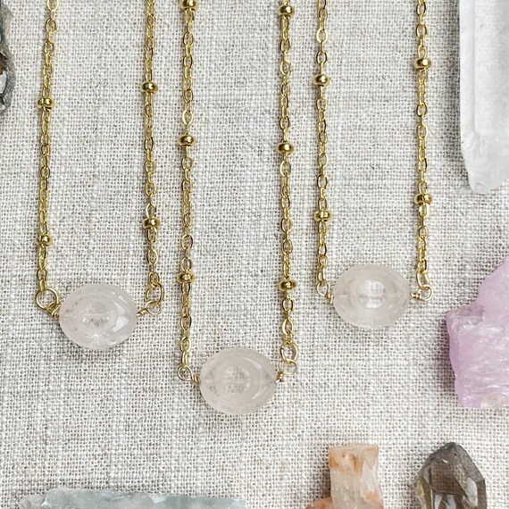 Rose Quartz Faceted Eye Delicate Necklace (EPJ-NAAE47-RQ)