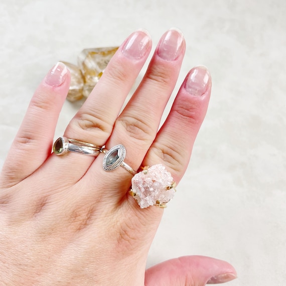 Gold Pink Amethyst Druzy Statement Wire Ring (EPJ-ROAA10-6)