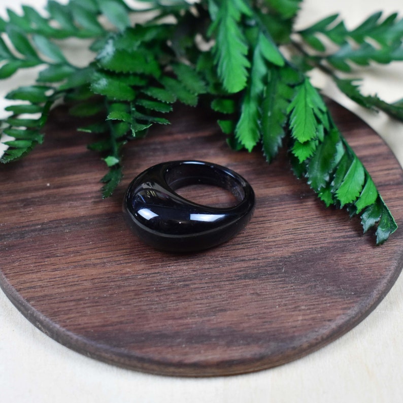 Gemstone Cabochon Stone Simple Carved Black Agate Dome Stone Ring Size 7.25 EPJ-RC20CAG12-9 S725R