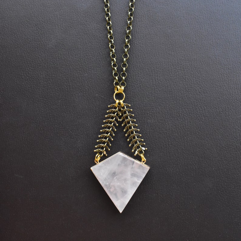 EPJ-D19EAA12 Hippolyta Gold Plated Rose Quartz Diamond Stone Brass Fishbone Necklace