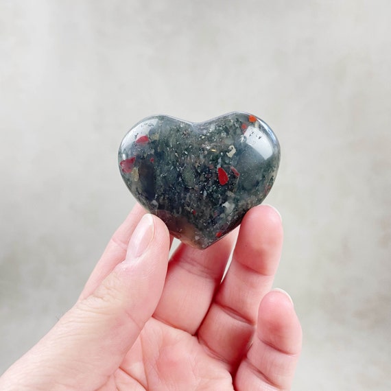 Bloodstone Heart Carving *|Protection, Healing|* (EPJ-HDHA26-9)