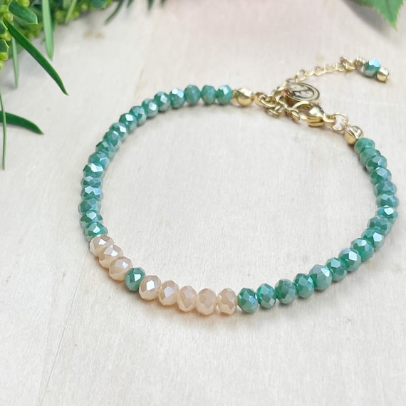 Autumn Mia// Pine Crystal Beaded Delicate Bracelet (EPJ-BSBA11-PN)