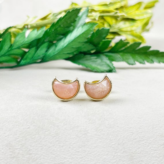 Sunstone Crescent Moon Bezel Stud Earrings (EPJ-E3BAA15-SN)