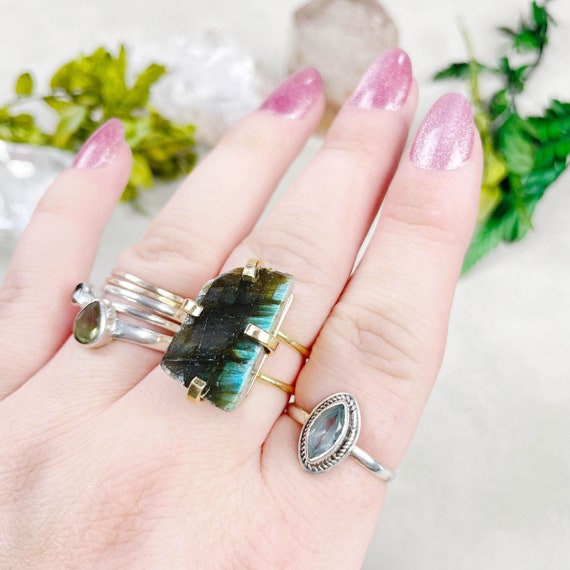 Gold Freeform Labradorite Statement Wire Ring (EPJ-ROAA13-2)