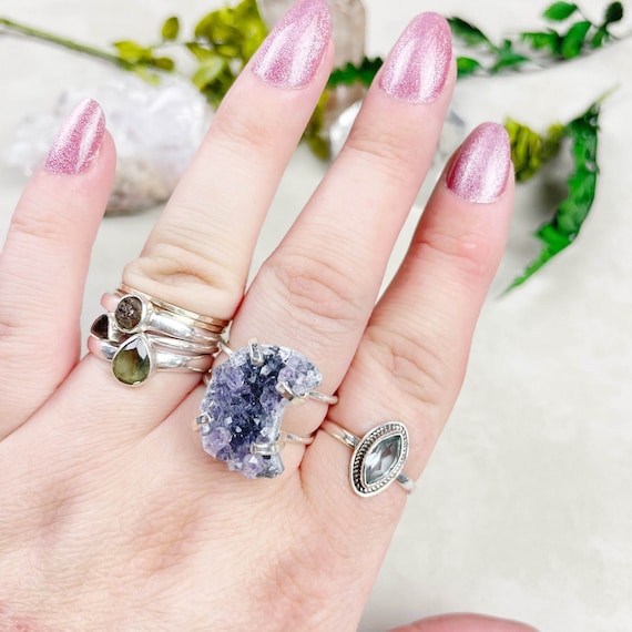 Silver Crescent Moon Amethyst Druzy Statement Wire Ring (EPJ-RSD12-16)