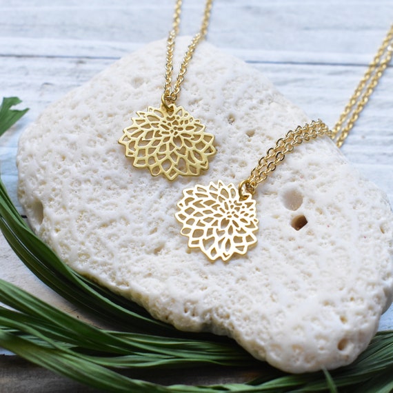 Gold Plated Chrysanthemum Simple Layering Pendant Necklace (EPJ-NPAA27)