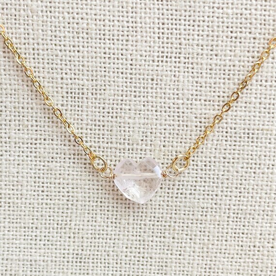 Rose Quartz Faceted Heart Delicate Necklace (EPJ-NAAE37-RW)