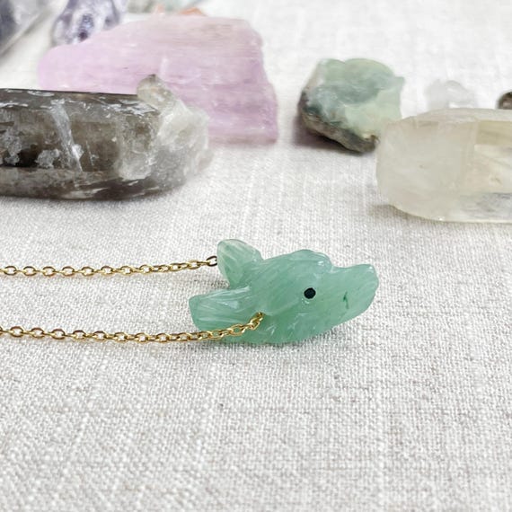 Mini Green Aventurine Carved Wolf Necklace (EPJ-WAAA32)