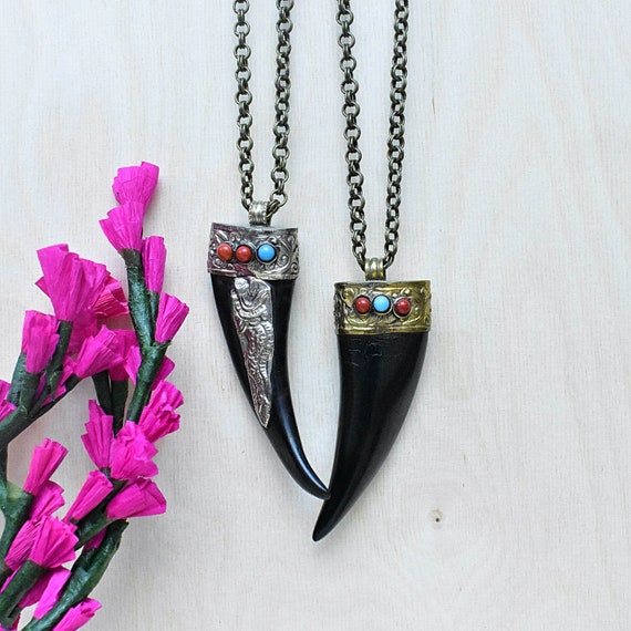 Nepali Goat Horn Necklace, Natural Horn Pendant Necklace, Layering Simple Large Necklace (EPJ-NBLD13)