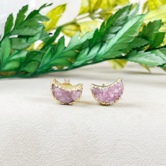 Pink Crescent Moon Druzy Stud Earrings (EPJ-ERAA11-PK)