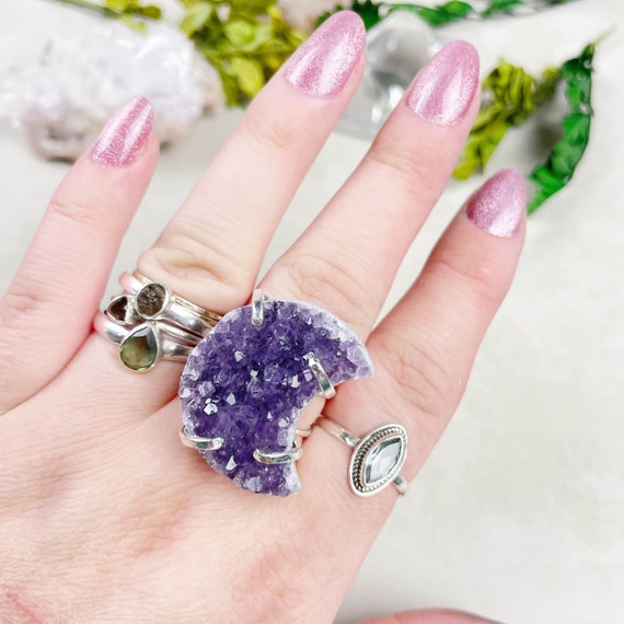 Silver Crescent Moon Amethyst Druzy Statement Wire Ring (EPJ-RSD12-8)