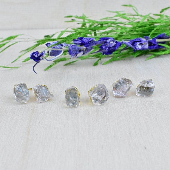 Rough Clear Quartz Nugget Gemstone Stud Earrings, Gold Gemstone Delicate Studs, Crystal Healing Crystal Studs (EPJ-ES20AAB13)