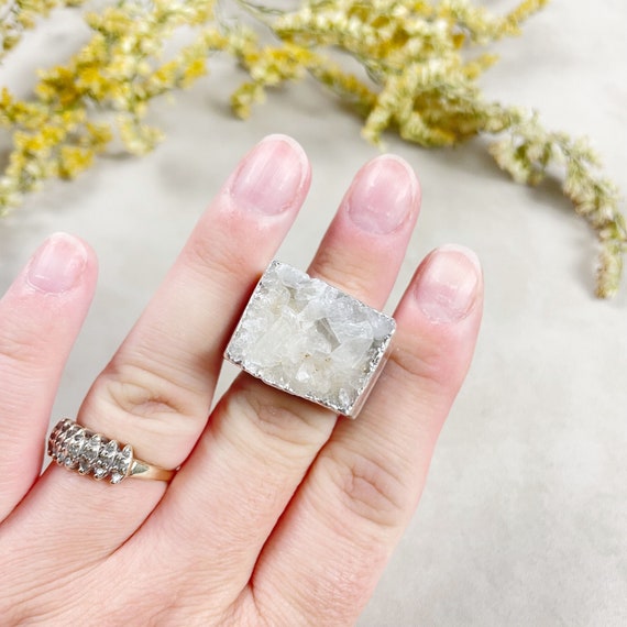 Semi Silver Crystal Quartz Agate Carved Druzy RIng- Size 6 (EPJ-RCBB10-16)