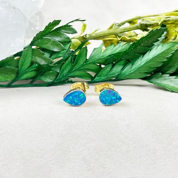 Blue Fire Opal Teardrop Stud Earrings (EPJ-ESAA13-B)