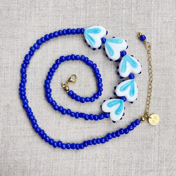 Lovie/// Blue White Heart Lampwork Glass Beaded Necklace (DEJ-BBCD13-BW)
