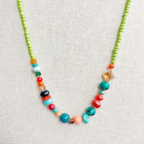 Tutti/// Green Colorful Beaded Necklace (DEJ-BBCA22-GN-15)