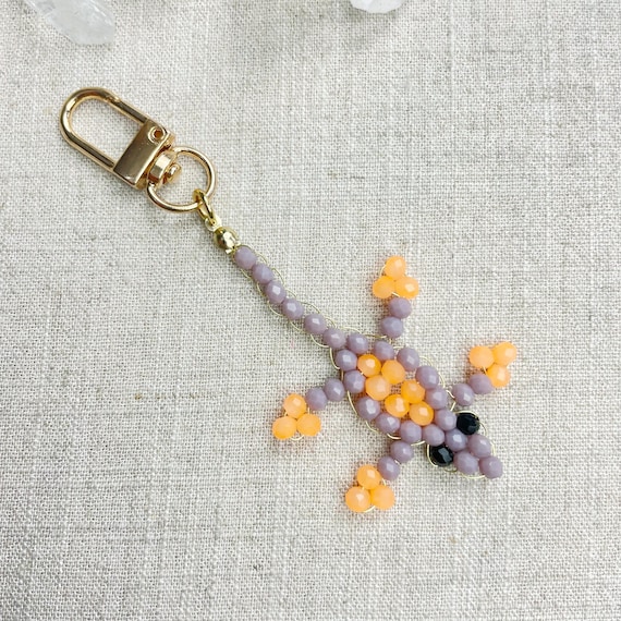 Lizzie// Lavender Glass Beaded Lizard Charm Keychain (EPJ-KCA14-LV)