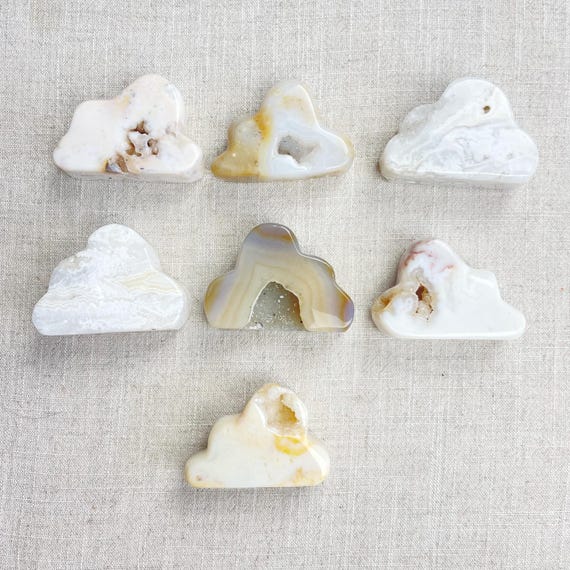 White Agate Cloud Carving (EPJ-HDHB22-W)