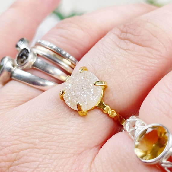 Iridescent Round Druzy Gemstone Ring (EPJ-RD20BAA11-1)