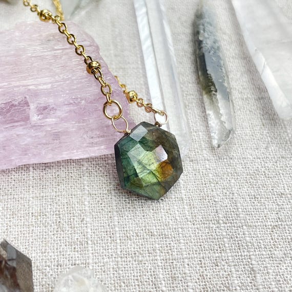 Labradorite Faceted Hexagon Delicate Necklace (EPJ-NAAE44)