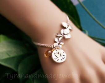 Orchid flower couple initial heart bracelet,custom birthstone bracelet,couple monograms,wedding date disc,anniversary gift,flower bracelet
