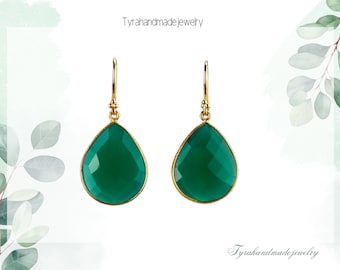 Large green onyx pear earring,long dangle faceted green onyx,deep green party earring,birthday gift,mother gift,green dress earrings