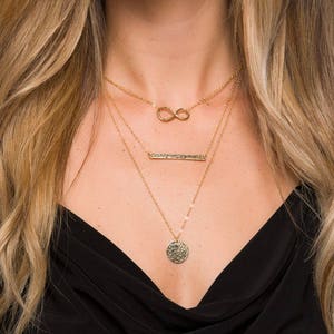 Set von drei, Infinity bar Scheibe Schichtung, Halskette Gravur Bar, Figur, acht, gehämmert Scheibe Punkt, lange bar, Silber/Gold/Rose gold