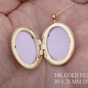 PicturesOnGold 14K Gold Filled Oval Locket - 5/8" X 3/4" With 18" Chain (USA Made, Floral Design)