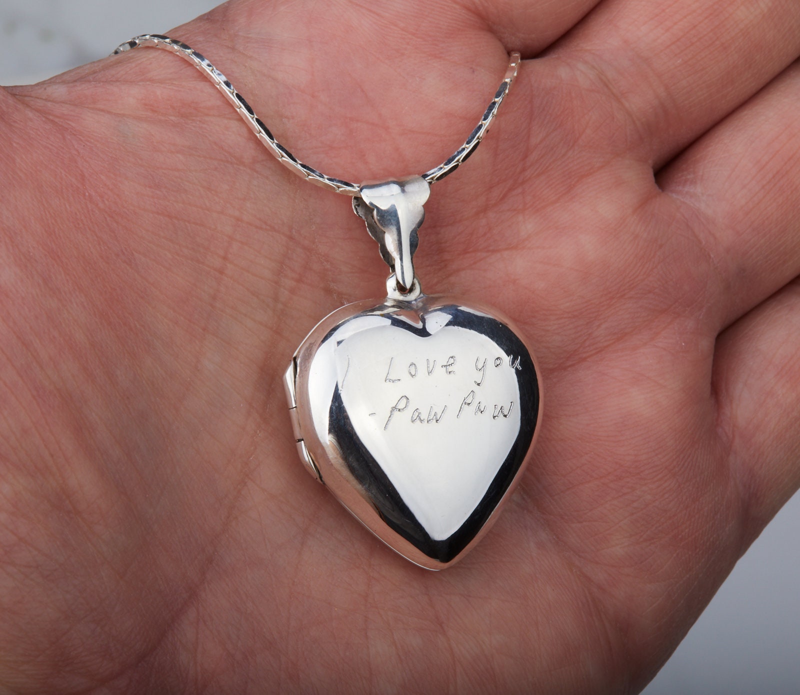 How to Put a Picture in a Heart Locket Necklace? – Fetchthelove Inc.