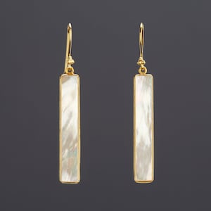 Pendiente de barra larga y estrecha de nácar, pendiente de nácar rectangular largo, pendiente de perla texturizada colgante, pendiente de nacimiento de junio, regalo para madre