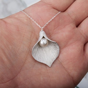 Colar de lírio de calla personalizado, colar de lírio de calla grande, pedra de nascimento personalizada, joias de casamento, presente de dama de honra, presente de florista, nota personalizada