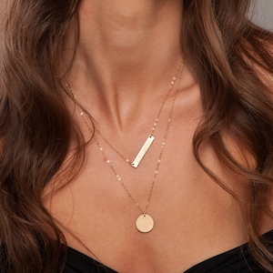 Doppelt gelegt, lange bar monogrammhalskette, große Scheibe, Silber oder Gold oder Rose Gold, erste Namensschild, zeitgenössische Initial Halskette