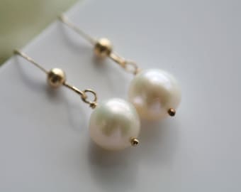 Classic Round Freshwater Pearl Earrings,Wire Wrapped Pearl,Gold or Silver,Mother's Jewelry,Simply daily Earrings,Bridesmaid Earrings