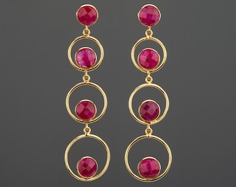 Pendiente de aro dorado con rubí de cuatro niveles, pendiente largo con forma de círculo de rubí, pendiente de vestido rojo, pendiente de nacimiento de julio, regalo para madre, regalo de aniversario