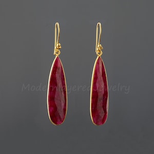 Lange rubin tropfen ohrring,tiefe rote rubin ohrring,ohrringe mit rote glas facettiert,glas ohrringe,ohrringe mit rotem facettierte stein