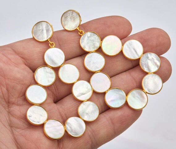 2 段マザーオブパール フープ イヤリング、大きなティアドロップ