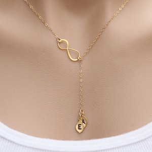 Gepersonaliseerde gouden Infinity ketting, aangepaste initiële blad Infinity ketting, familie monogrammen, beste vrienden ketting, Moederdag cadeau, figuur 8