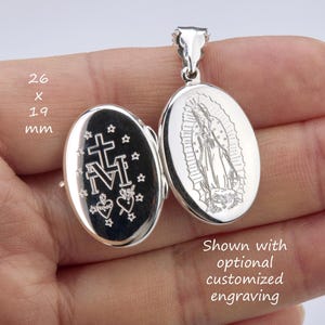 Engraved sterling silver oval photo locket,quarter size photo locket,monogram locket,family loss locket,Memorial locket,Mother gift