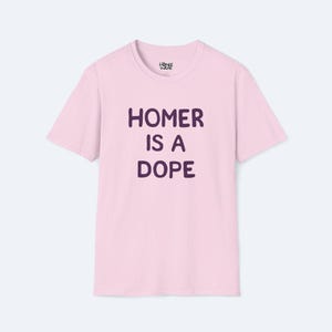 Op de afbeelding: Een rustiek houten bord met de tekst "Welcome to our home" in witte letters. Het bord heeft een verweerde afwerking en een eenvoudig, uitnodigend ontwerp, ideaal voor een veranda of entree.