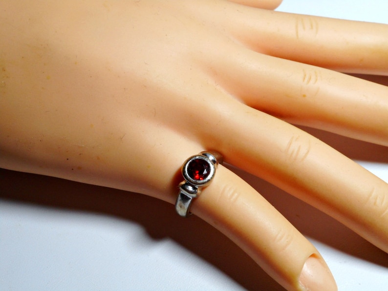 Garnet Ring 12 carat 14k White Gold 4.78g Size 2.5