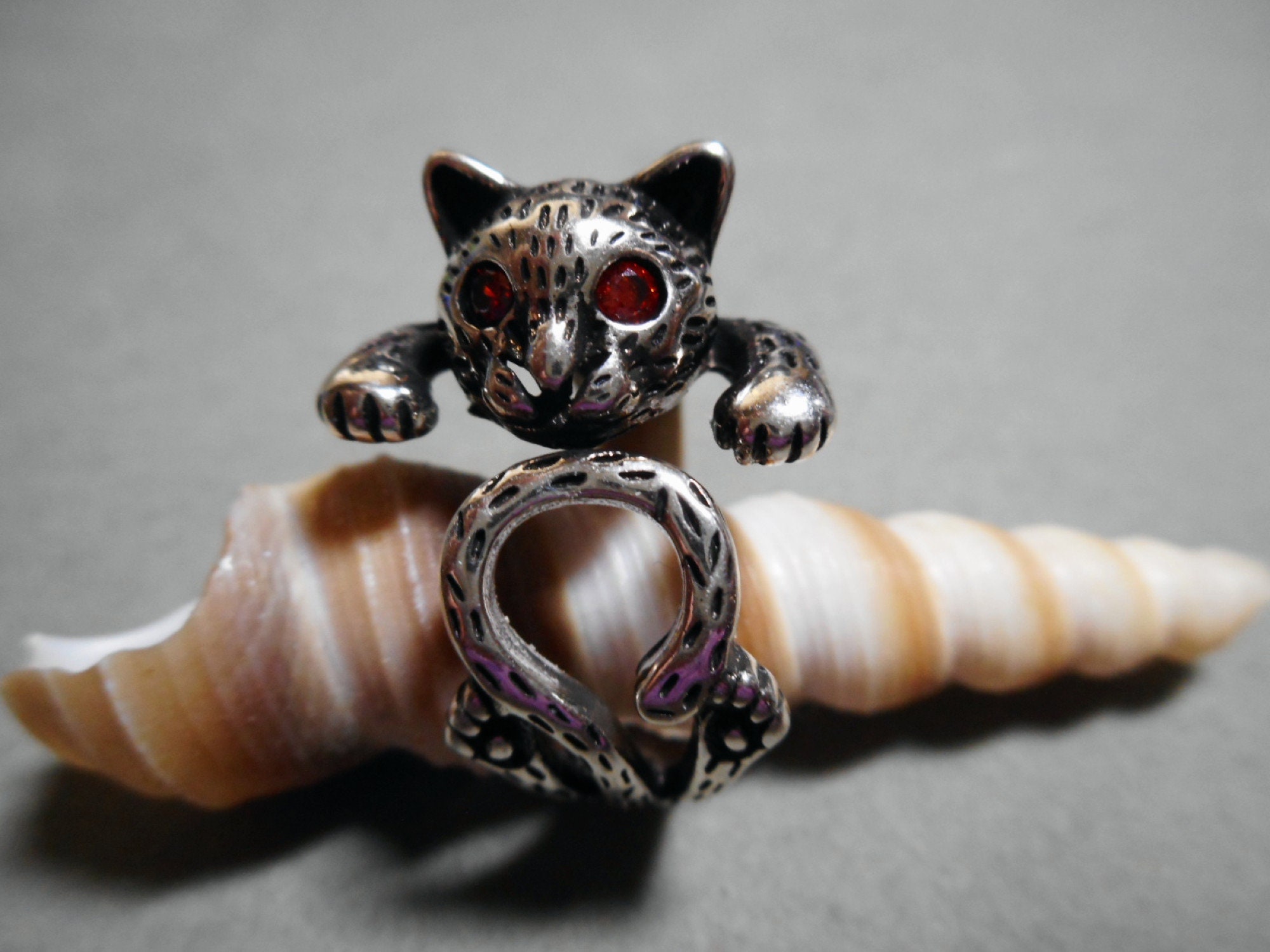Cat fever cheap ring