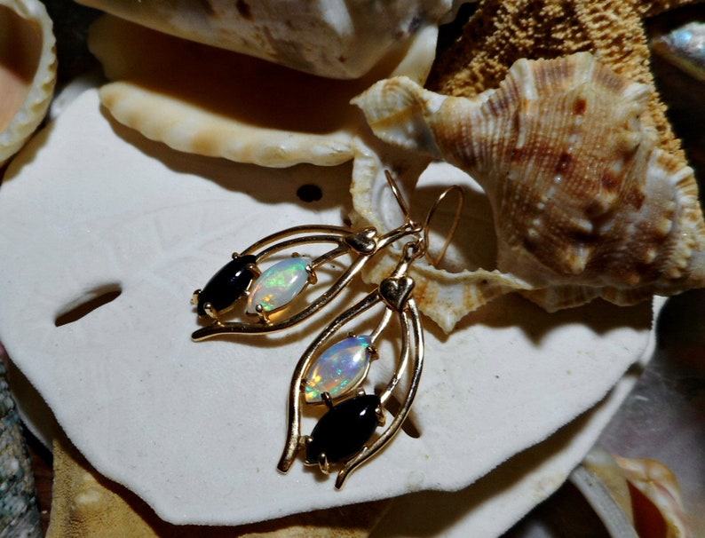 14k Opal and Onyx Dangle Drop Earrings Yellow Gold 3.89g