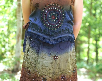 Conjunto de falda vintage de rayón con efecto tie-dye: flecos y lentejuelas, hecho en India, estilo bohemio hippie.