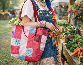 Bolso de mano acolchado con diseño de patchwork: tejido de algodón reciclado, base plana.