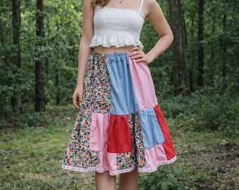 Falda midi floral de patchwork hecha a mano, dobladillo de encaje vintage, estilo cottagecore campesino