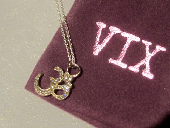 OM Pendant Solid 18k White Gold 18k White Gold Extra Fine Chain