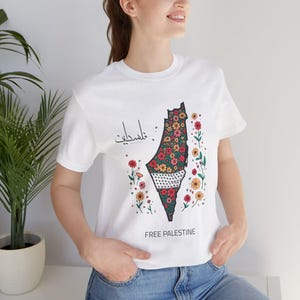 Free Palestine T-Shirt – Florales Kartendesign mit arabischer Kalligraphie, Unisex-Protest-T-Shirt