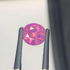 Kashmir Sapphire: 2.70ct Purplish Pink Cushion Cut, Untreated Gemstone